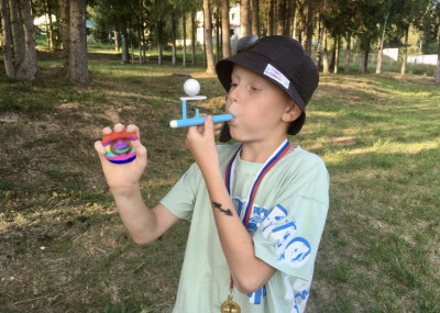 В Сахареже подружилось с аэроболом на «Ура»