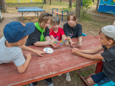 Играют все!