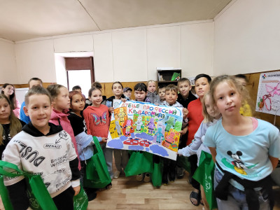 В ДОЛ "ЯЛЬЧИК" парад железнодорожных профессий