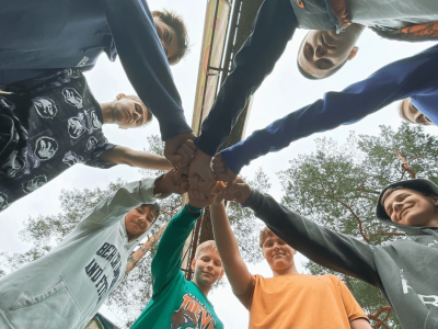  самое любимое место в лагере &laquo;Магистраль&raquo; у детей- это несомненно СПОРТШТАБ, и его площадка! В это место всегда бегут дети! В этом месте всегда много ребят, играют в настольный теннис, бильярд, шашки, занимаются на тренажерах и не только)! 