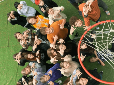  самое любимое место в лагере &laquo;Магистраль&raquo; у детей- это несомненно СПОРТШТАБ, и его площадка! В это место всегда бегут дети! В этом месте всегда много ребят, играют в настольный теннис, бильярд, шашки, занимаются на тренажерах и не только)! 