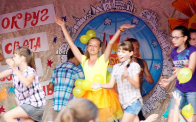 На солнечных часах ФИДЖИ РОВНО 9:00!