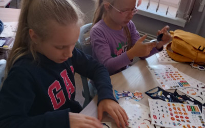 В МАДОУ детский сад 107 и МАОУ СОШ 167 (город Екатеринбург, городской летний лагерь "Родные истоки") прошла презентация "ЖЕЛЕЗНОДОРОЖНОЙ ИГРОТЕКИ".