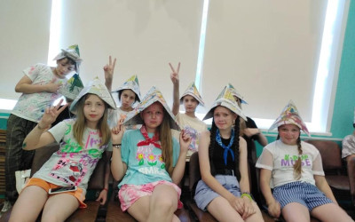 ДАВАЙТЕ ЗНАКОМИТЬСЯ!  ДОЛ "АЛЫЕ ПАРУСА" ПРИВЕТСТВУЕТ ВАС!