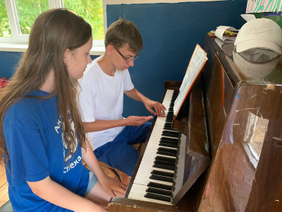 Я + ты + он + она + мы + они = вместе дружная лагерная СЕМЬЯ!