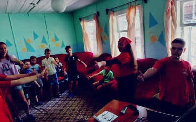 " Гагаринцы профильного отряда провели для малышей занятия на тему: "Экспедиция в поисках СуперСилы. Квадрат Здоровья"