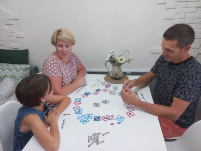 Играют все!