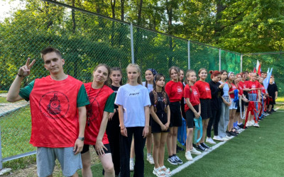 В ДОЛ "Орленок" прошло открытие спортивного фестиваля &laquo;Локобол-ДОЛ&raquo;.