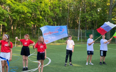 В ДОЛ "Орленок" прошло открытие спортивного фестиваля &laquo;Локобол-ДОЛ&raquo;.