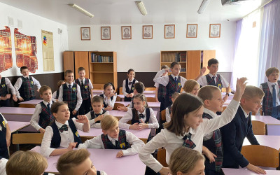 Железнодорожная игротека: Онлайн-спектакль как инструмент развития положительных компетенций у детей