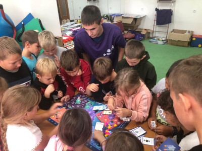 Фотосет № 8: "Железнодорожная игротека: тренер в деле!"