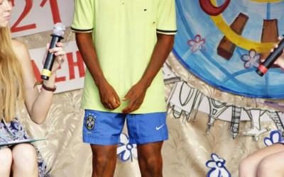 На солнечных часах ФИДЖИ РОВНО 9:00!