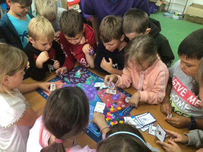 Фотосет № 8: "Железнодорожная игротека: тренер в деле!"