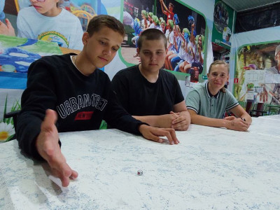 Ребята из старших отрядов заинтересовались настольными играми &laquo;Железнодорожной Игротеки&raquo;!