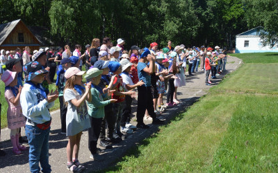 Давайте познакомимся! МБУ ОК "Ласточка"р.п.Базарный Карабулак Саратовской области.